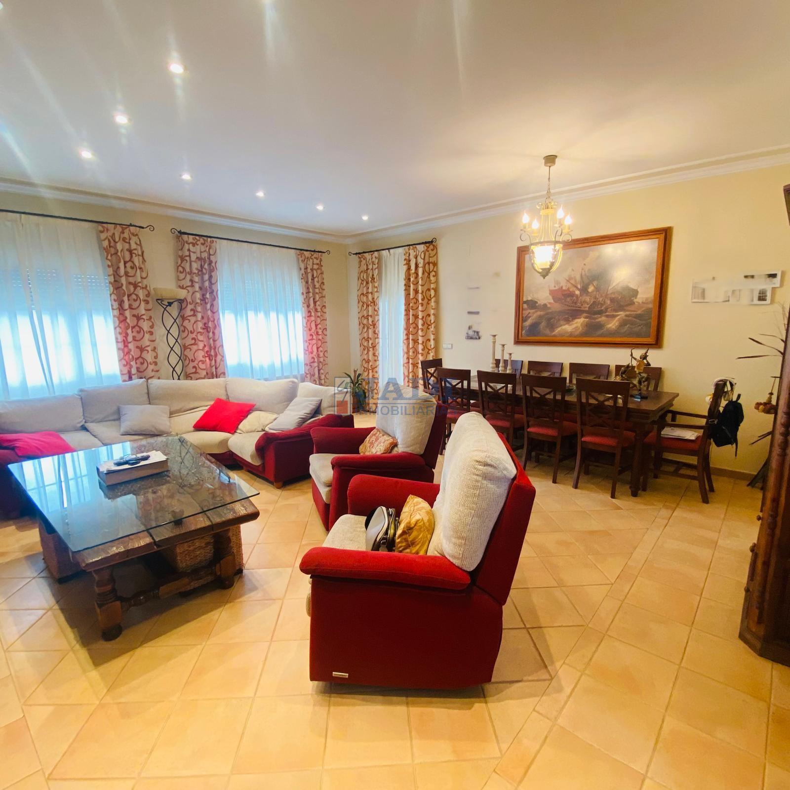 For sale of house in Valdepeñas