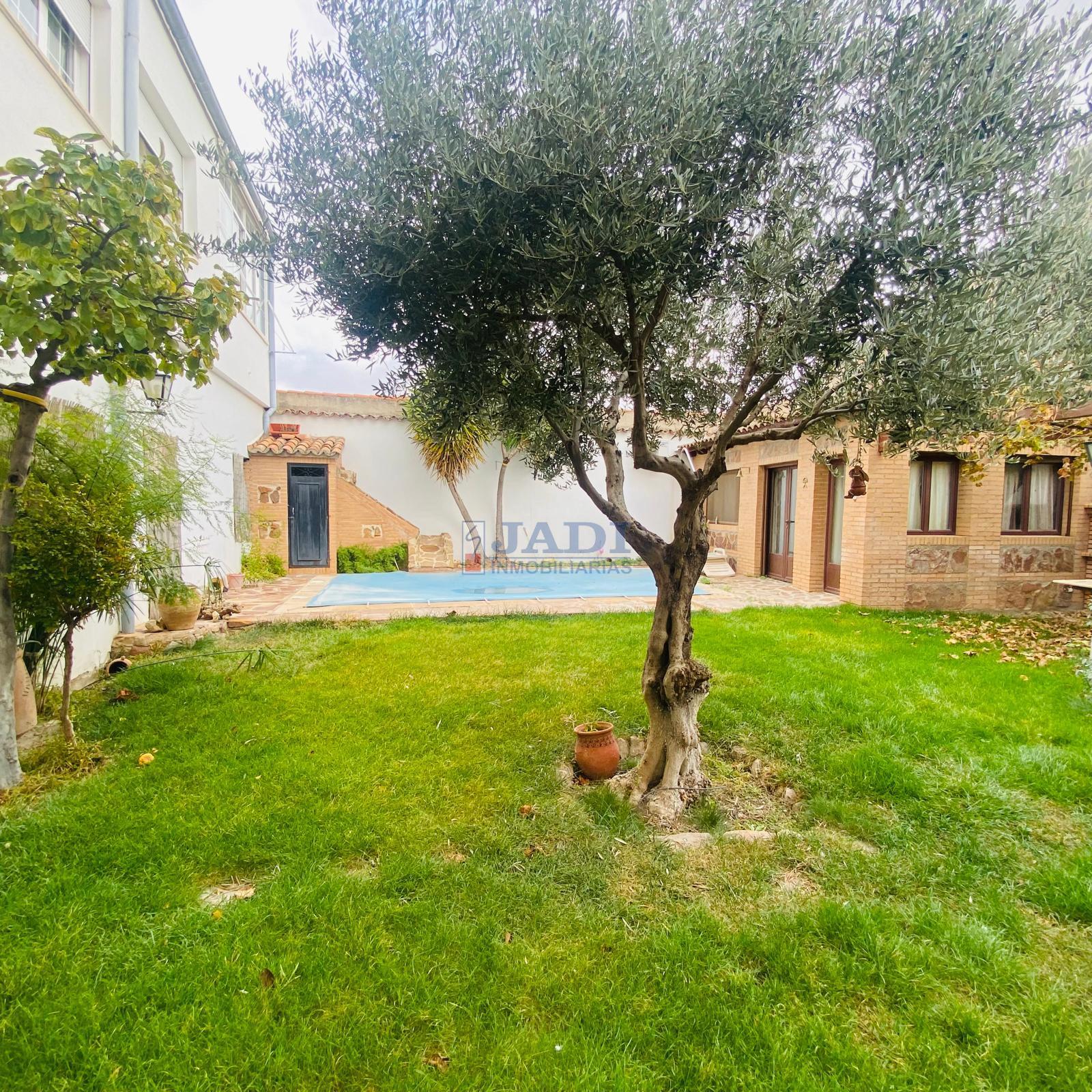 For sale of house in Valdepeñas