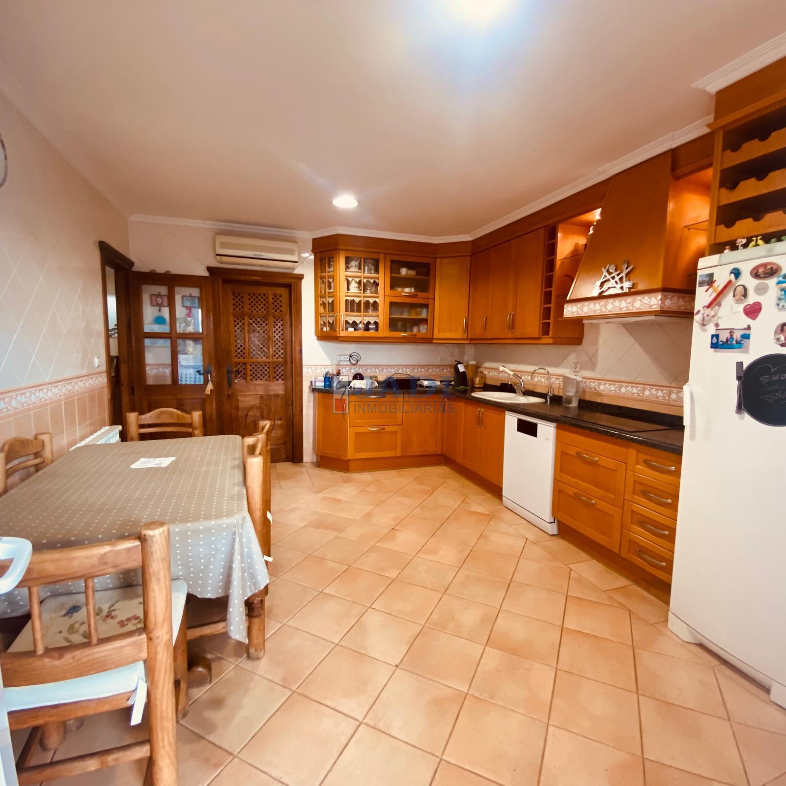 For sale of house in Valdepeñas