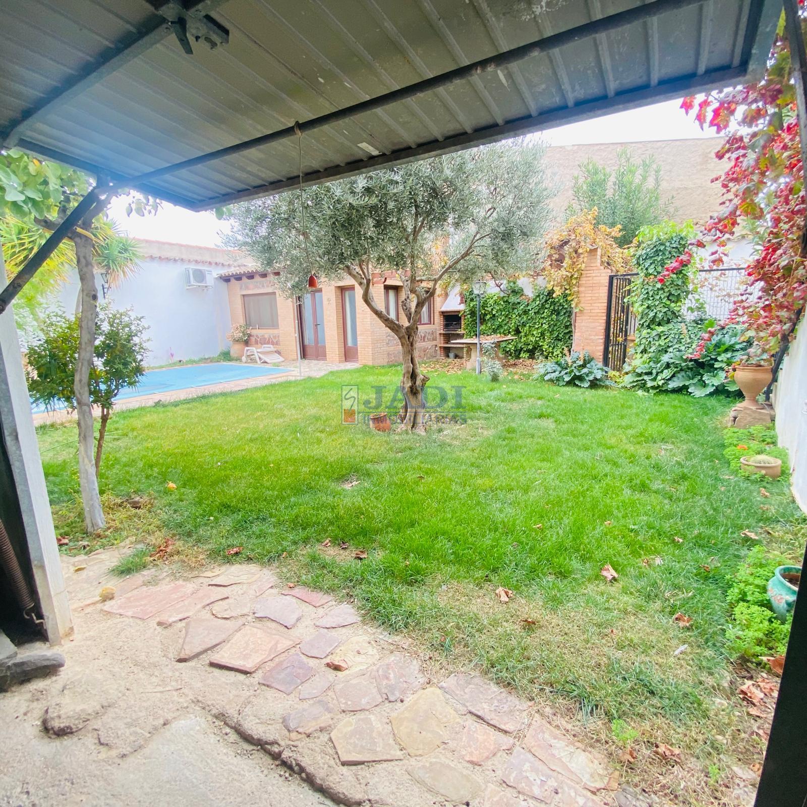 For sale of house in Valdepeñas