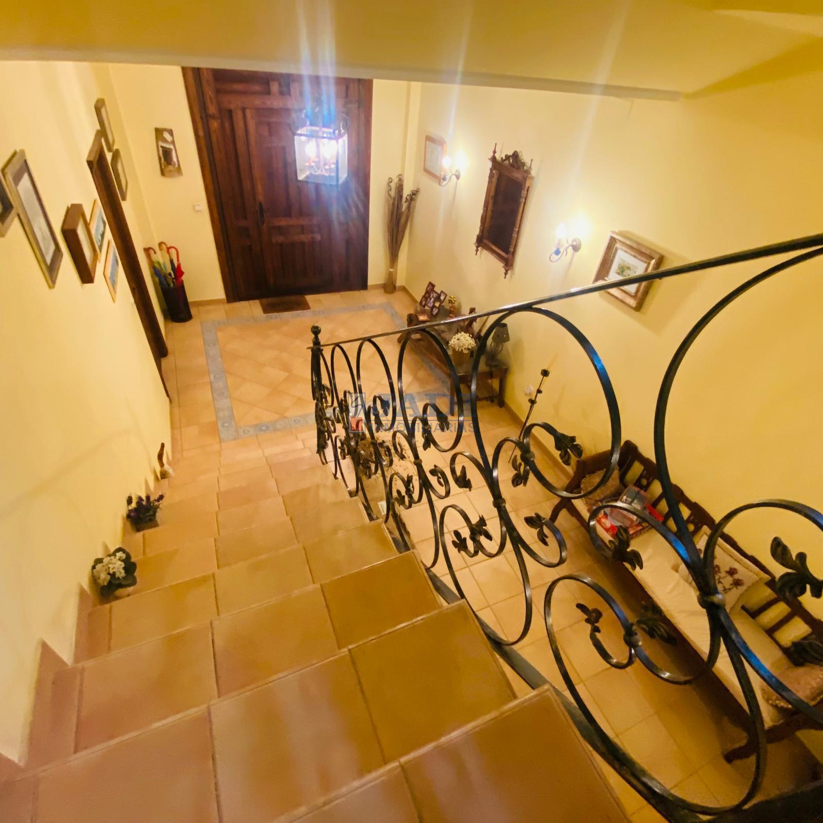 For sale of house in Valdepeñas