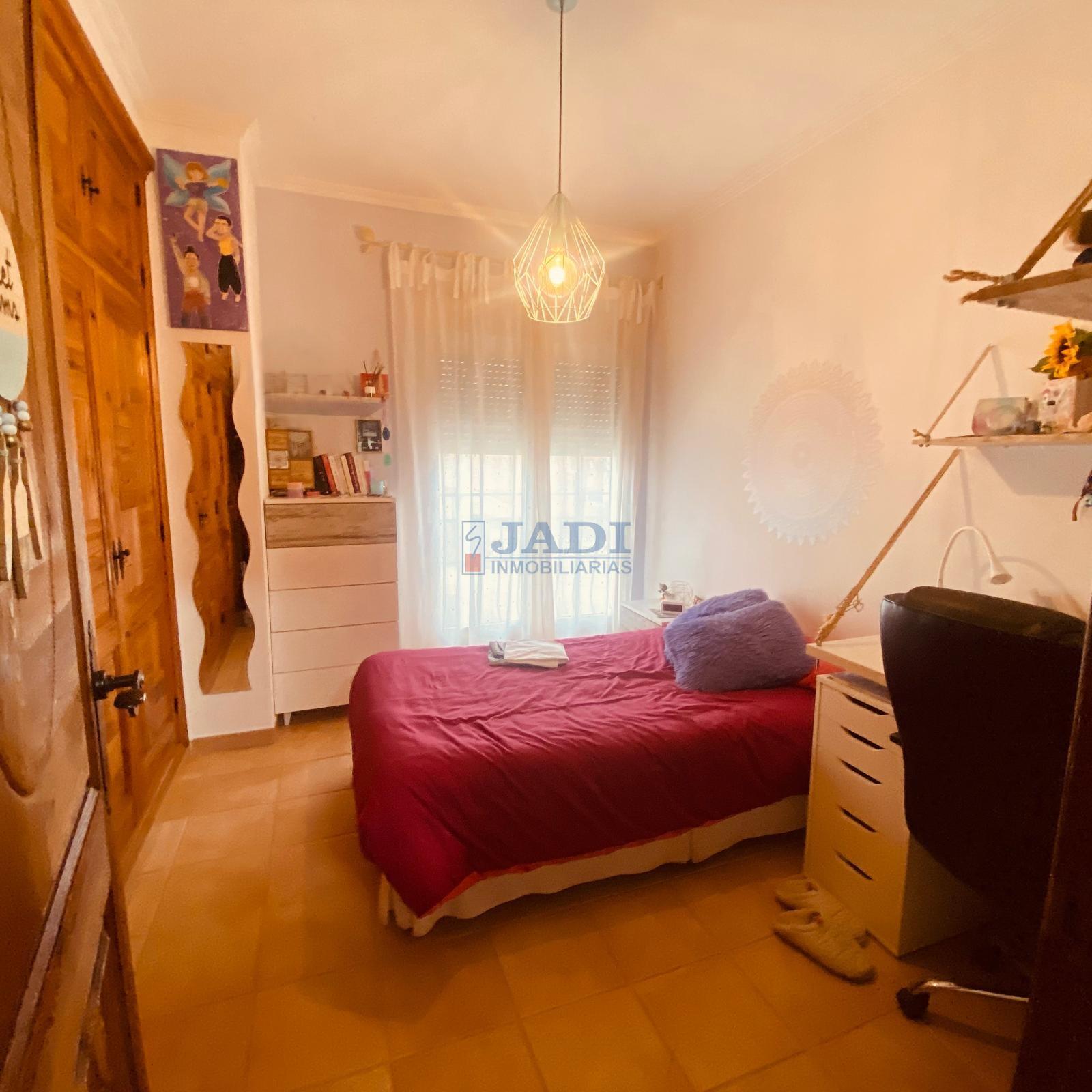 For sale of house in Valdepeñas
