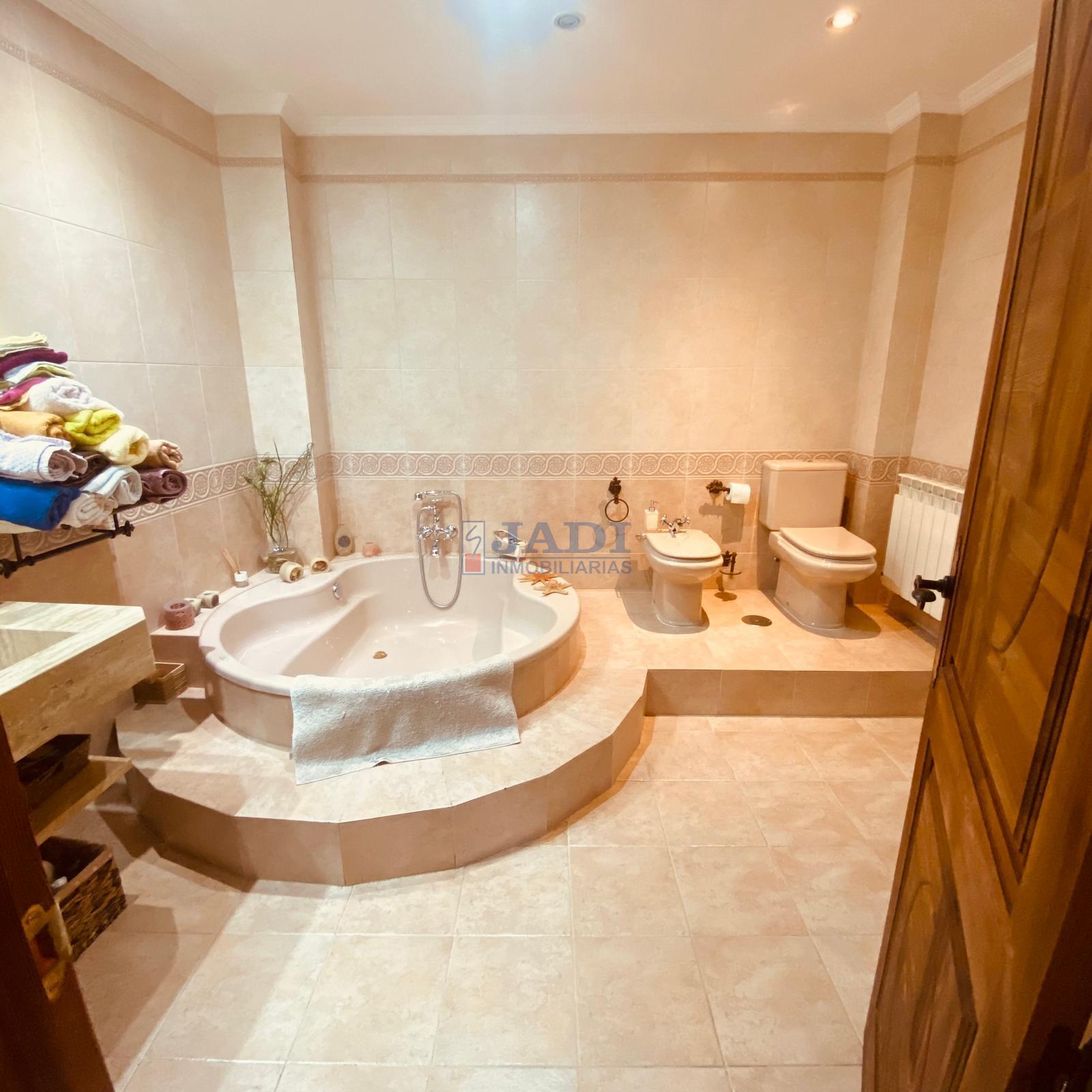 For sale of house in Valdepeñas