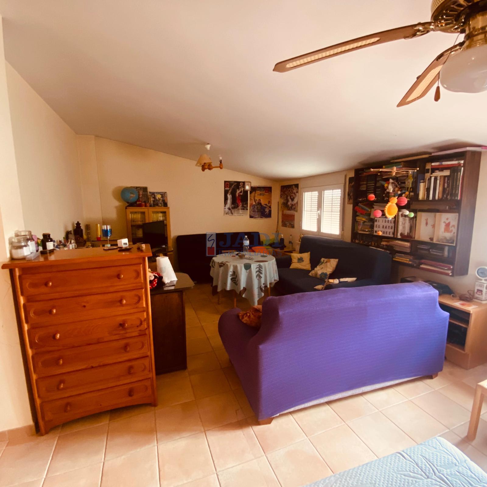 For sale of house in Valdepeñas