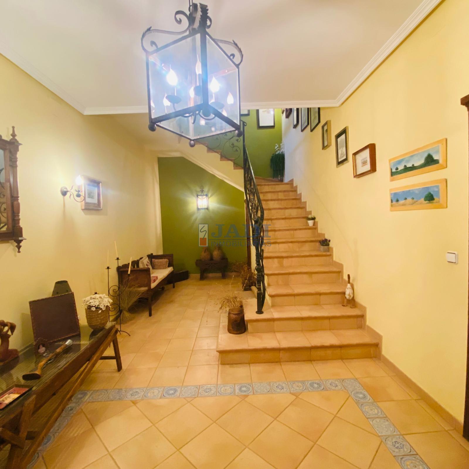 For sale of house in Valdepeñas