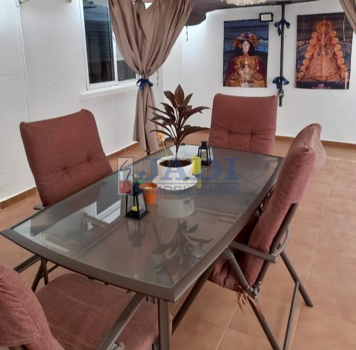 For sale of house in Valdepeñas
