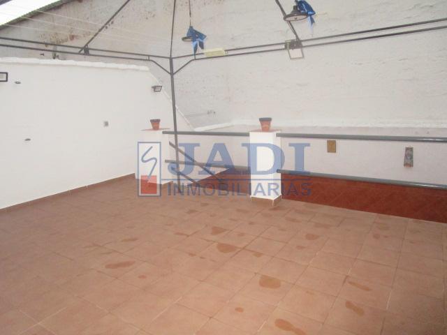 For sale of house in Valdepeñas