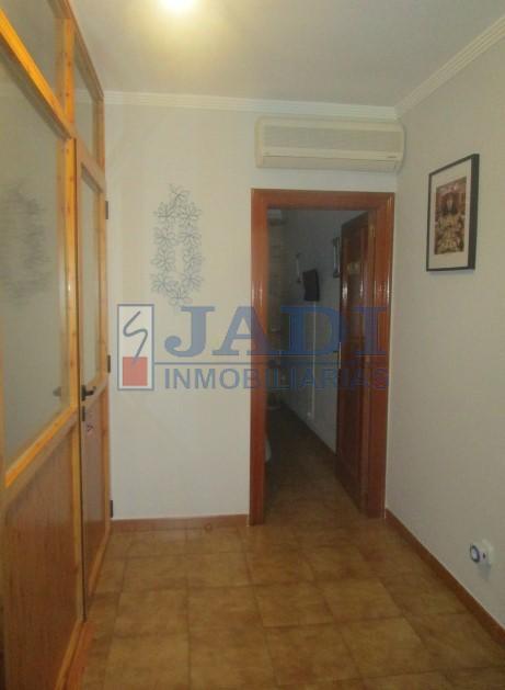 For sale of house in Valdepeñas
