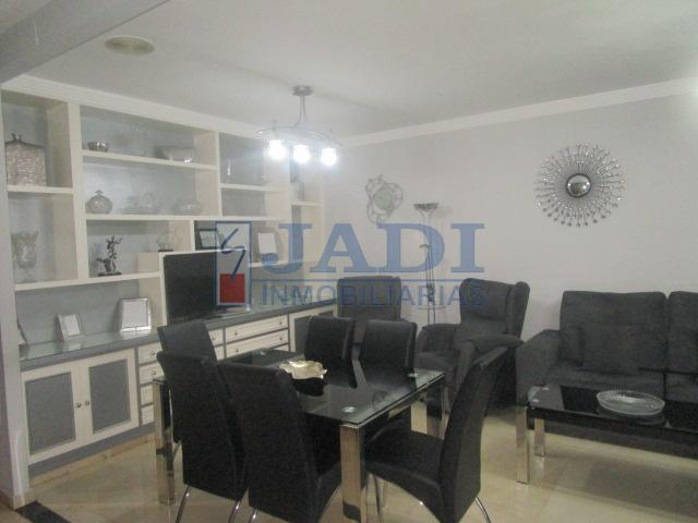For sale of house in Valdepeñas