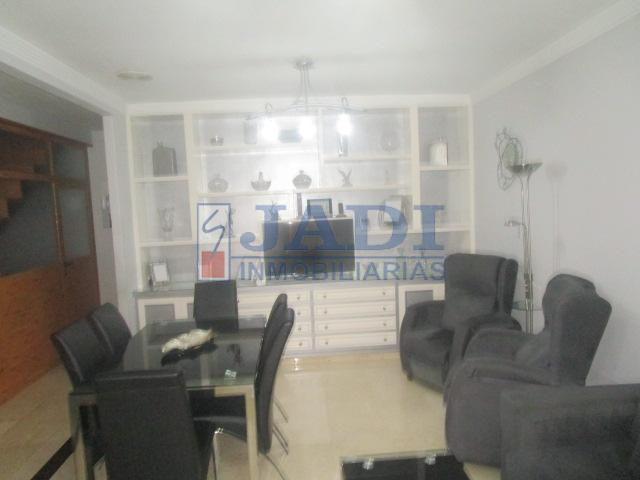 For sale of house in Valdepeñas