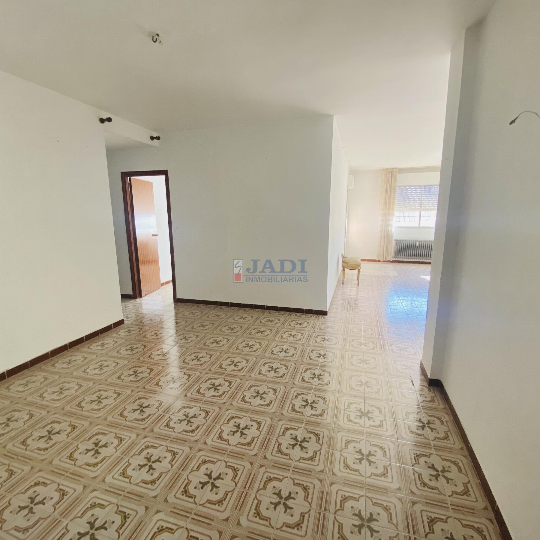Venta de piso en Valdepeñas