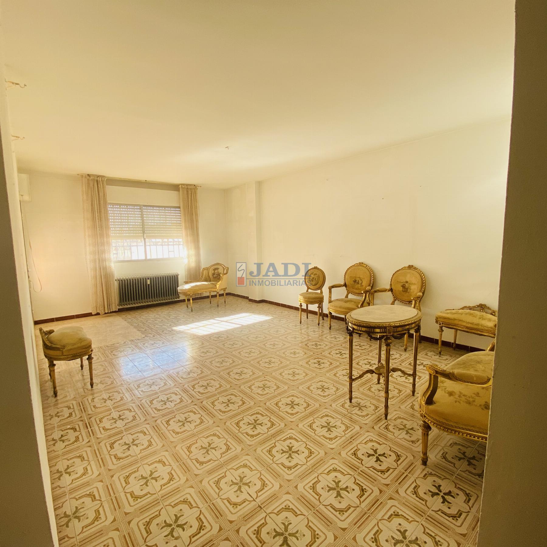 Venta de piso en Valdepeñas