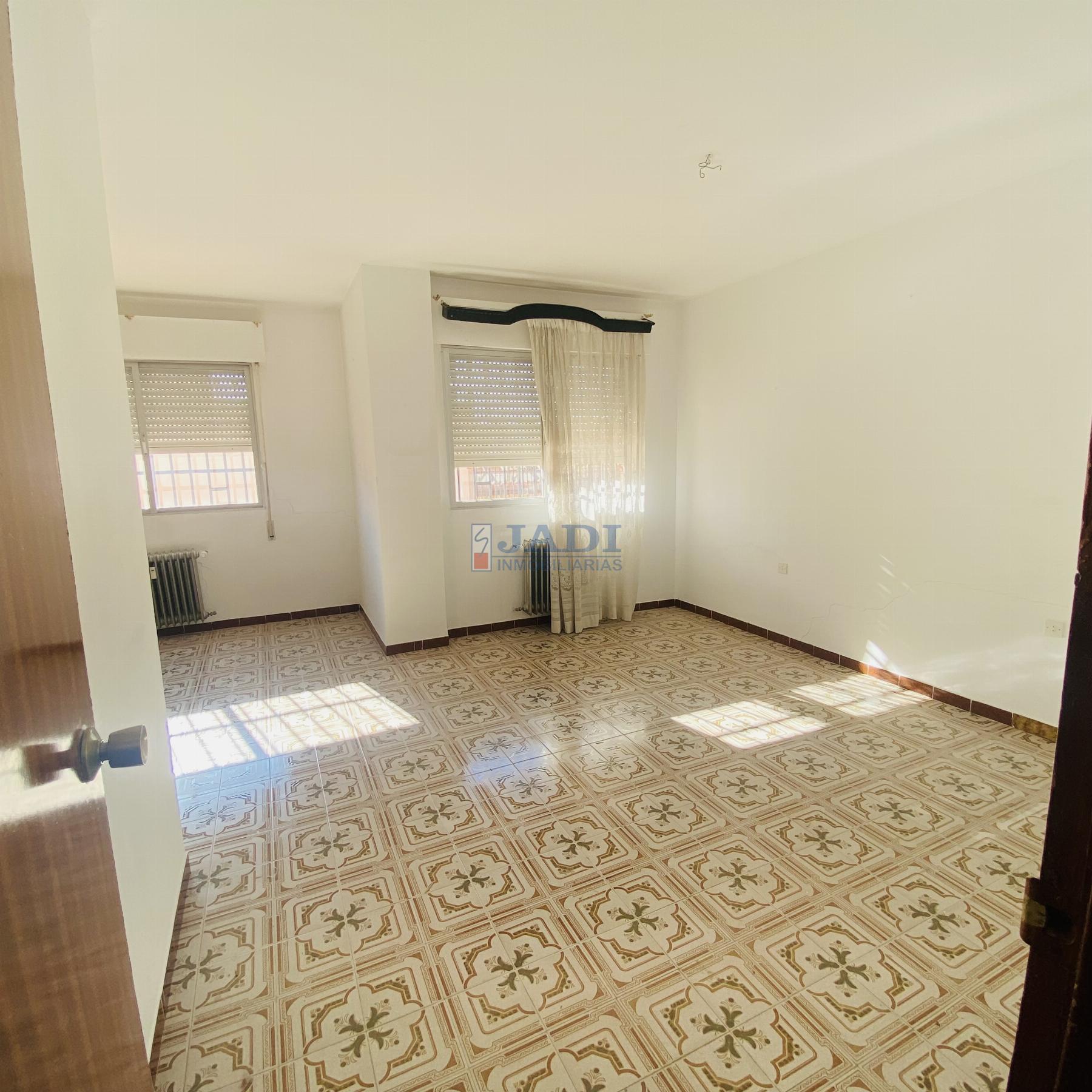 Venta de piso en Valdepeñas
