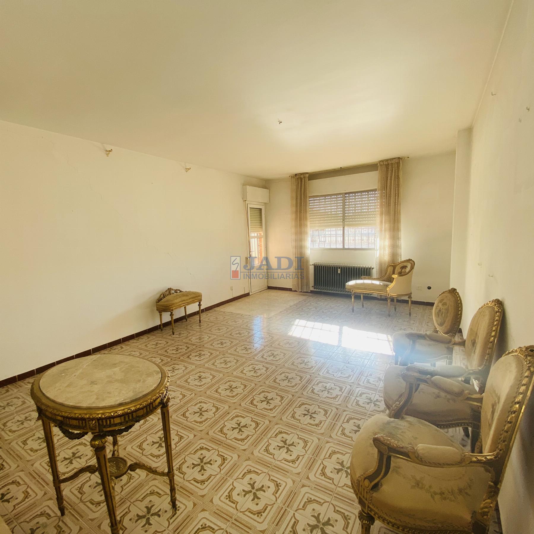 Venta de piso en Valdepeñas
