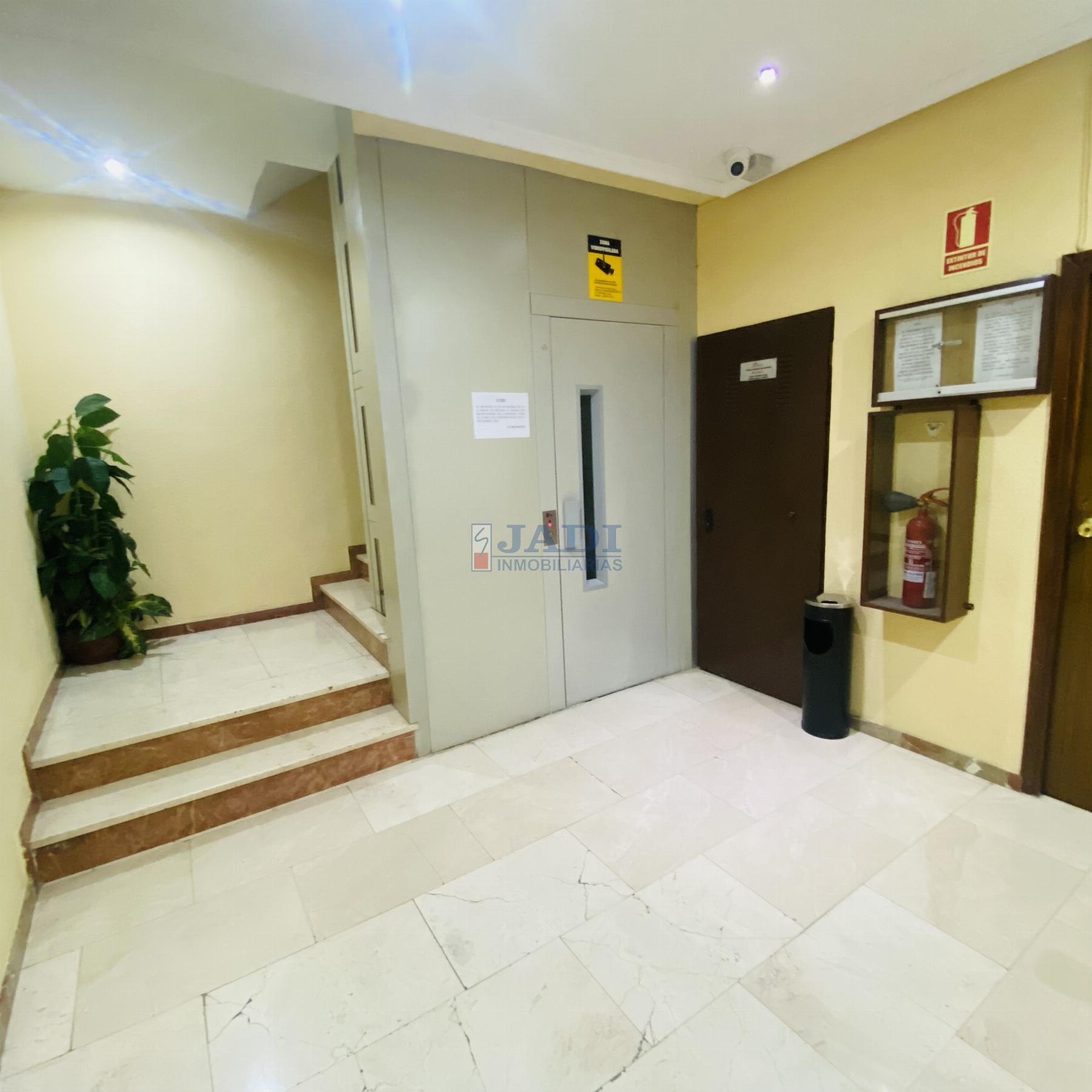 Venta de piso en Valdepeñas