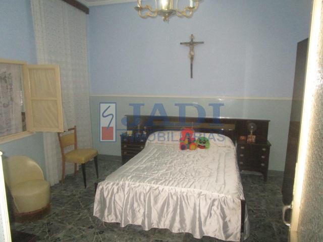 For sale of house in Valdepeñas