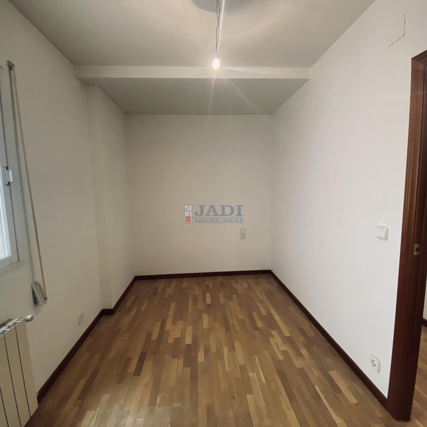 For sale of flat in Valdepeñas