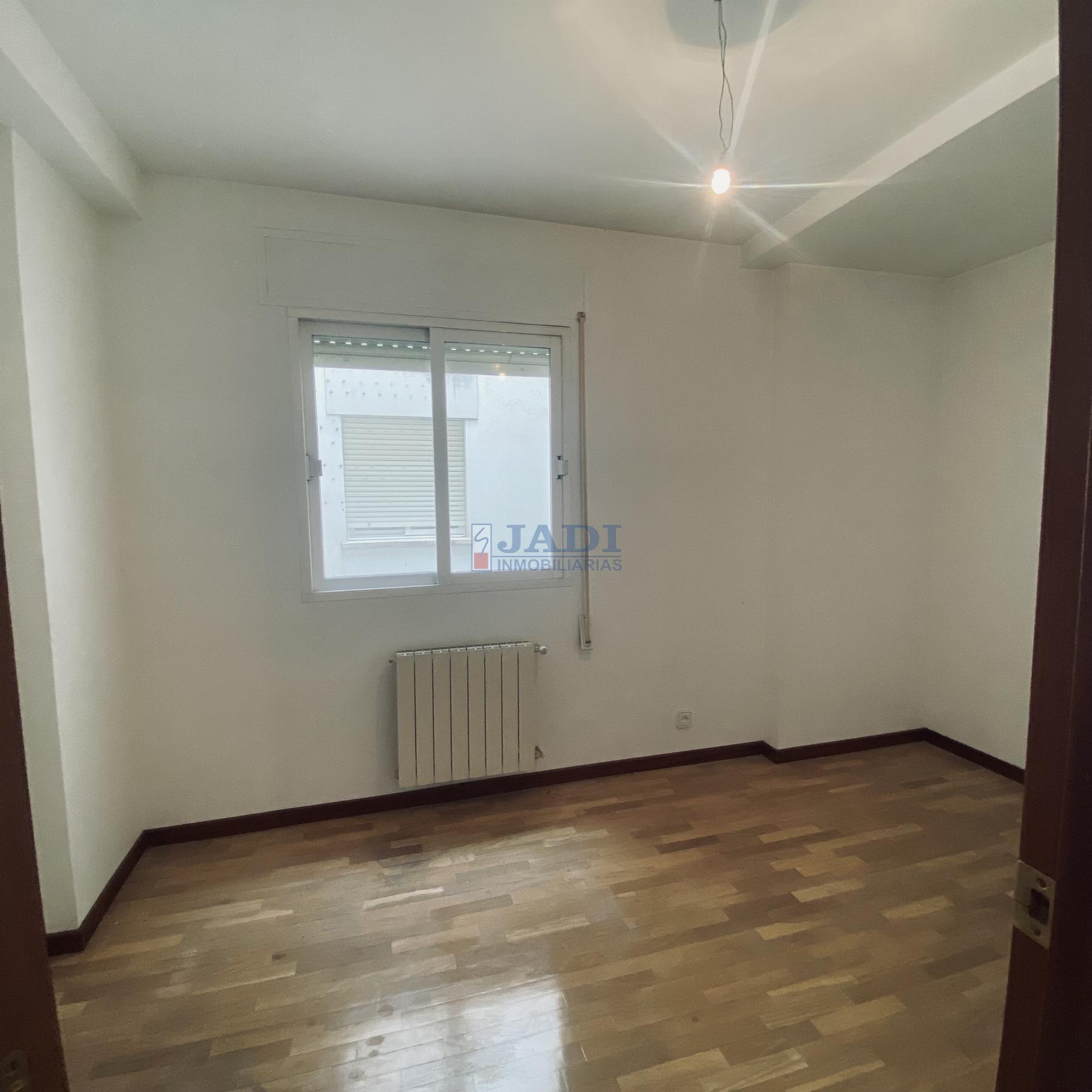 For sale of flat in Valdepeñas