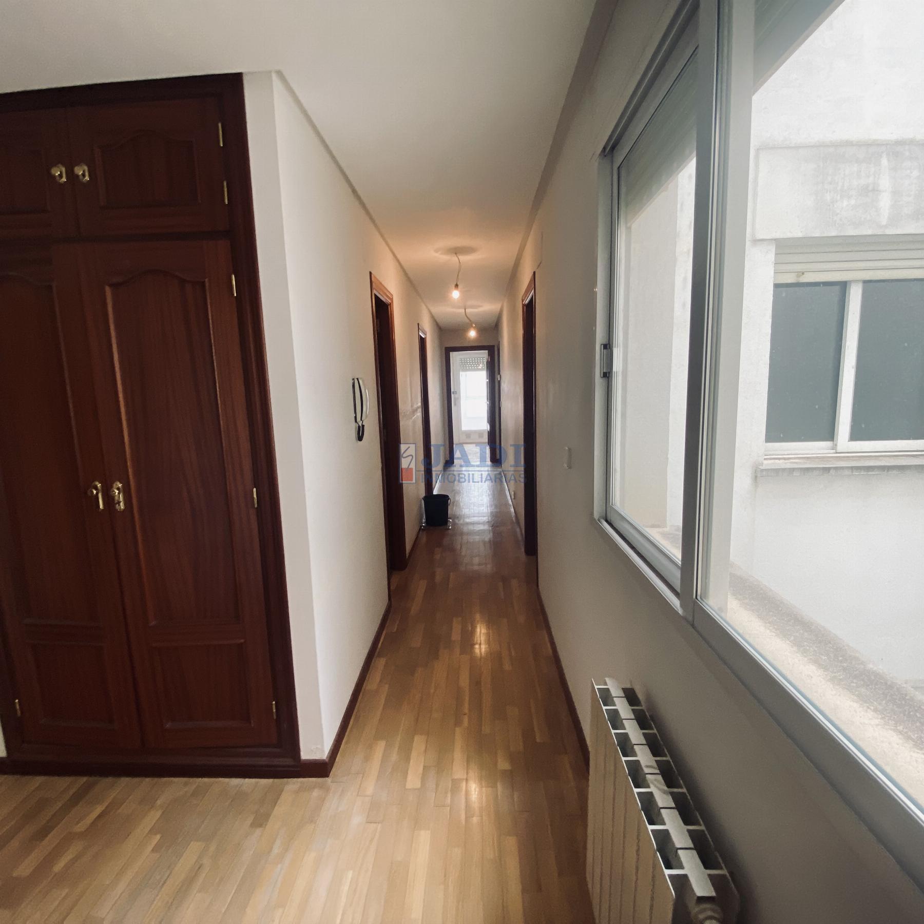 For sale of flat in Valdepeñas