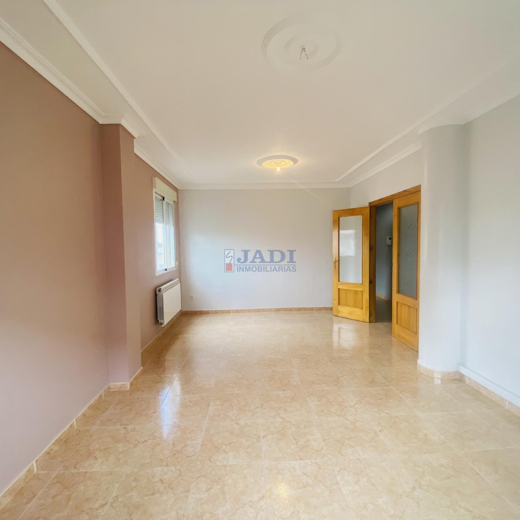 Venta de piso en Valdepeñas