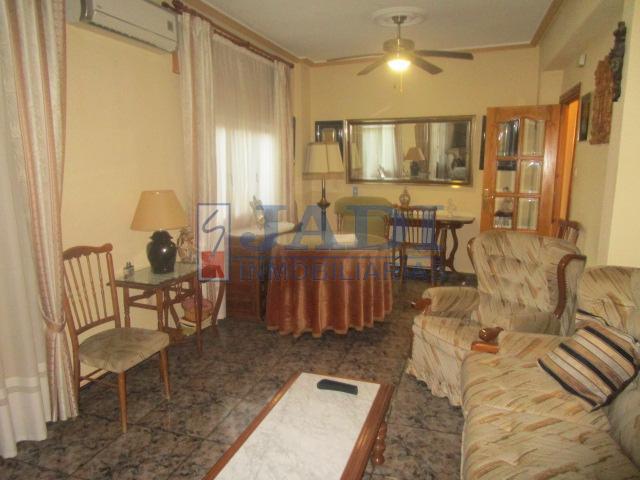 For sale of flat in Valdepeñas