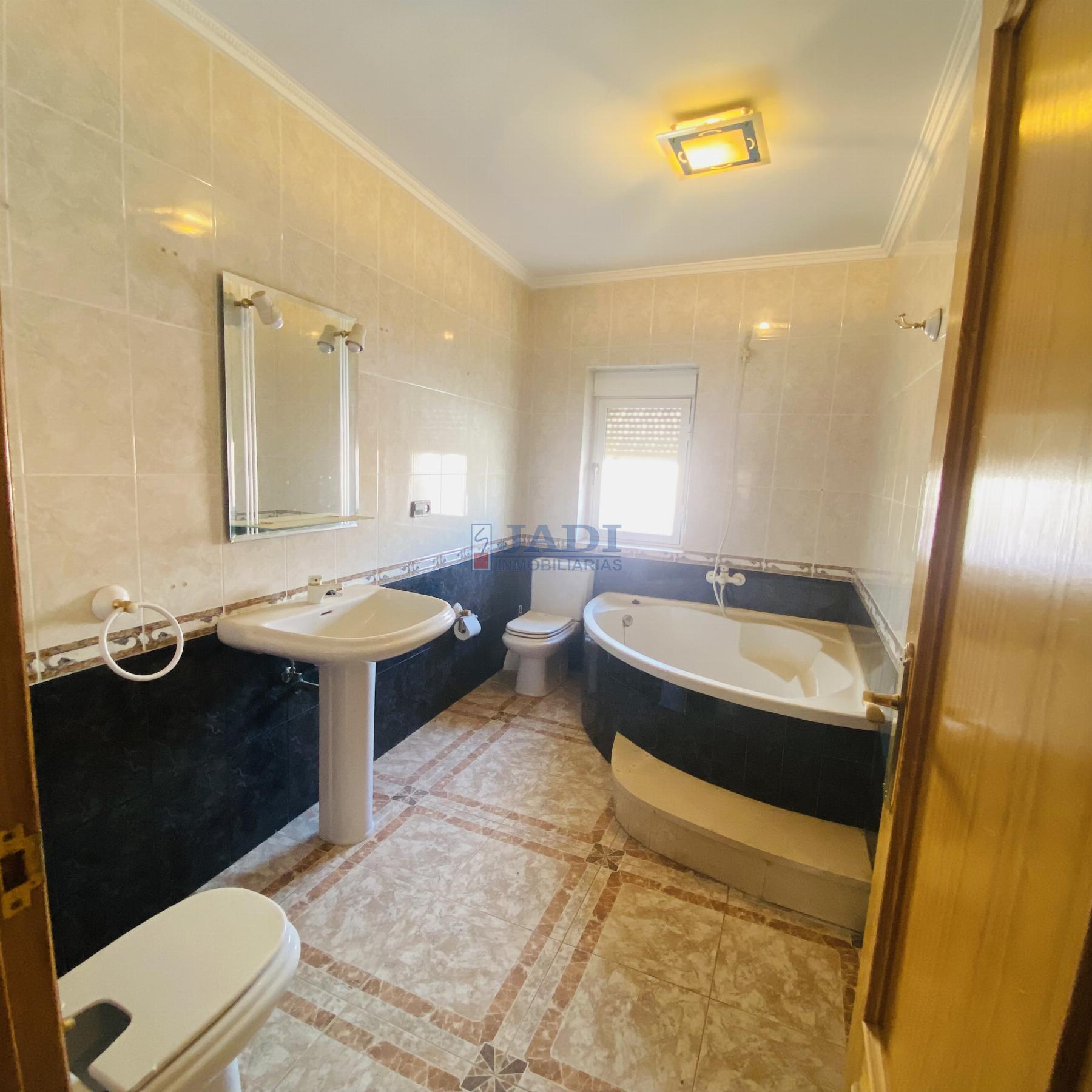 Venta de casa en Valdepeñas