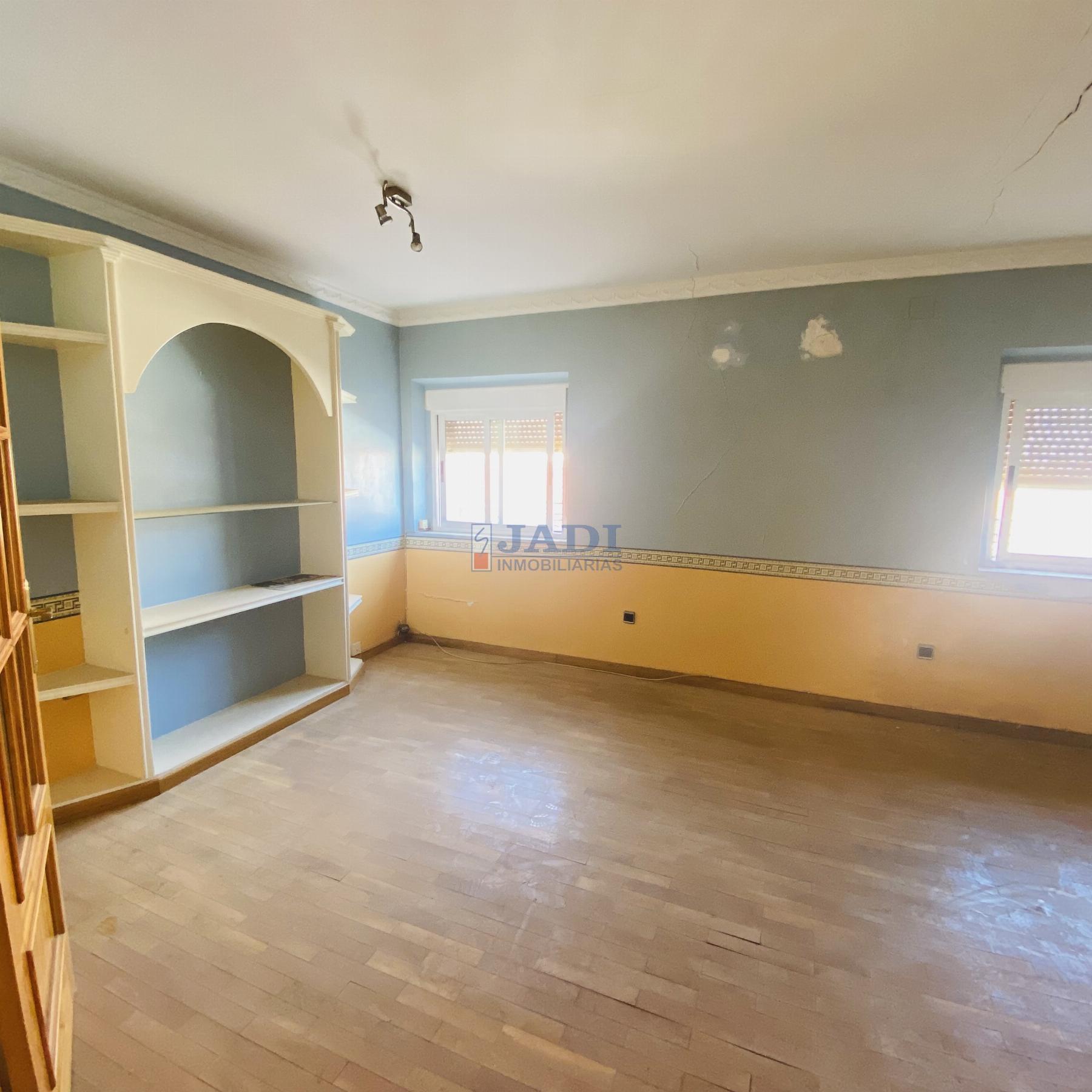Venta de casa en Valdepeñas