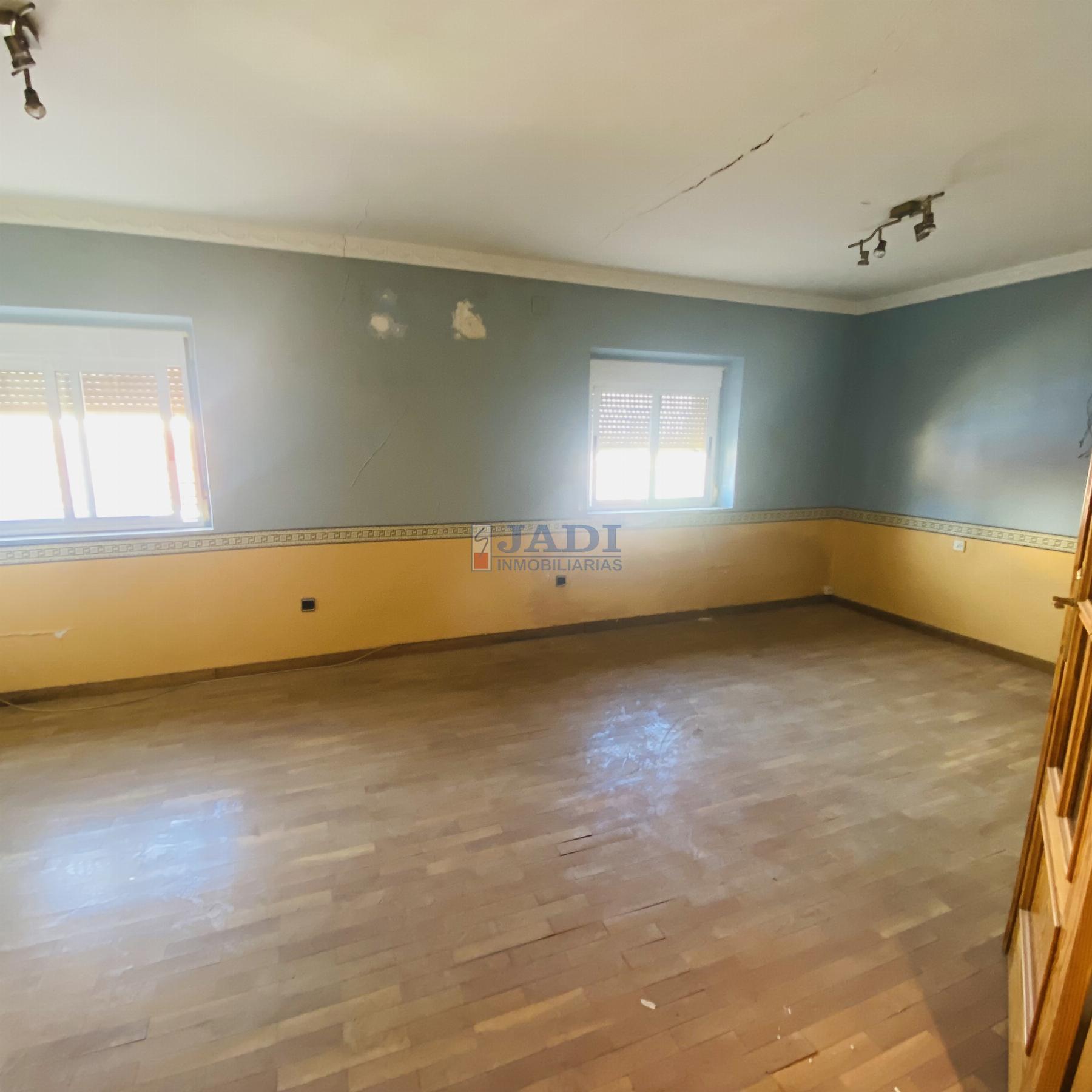 Venta de casa en Valdepeñas