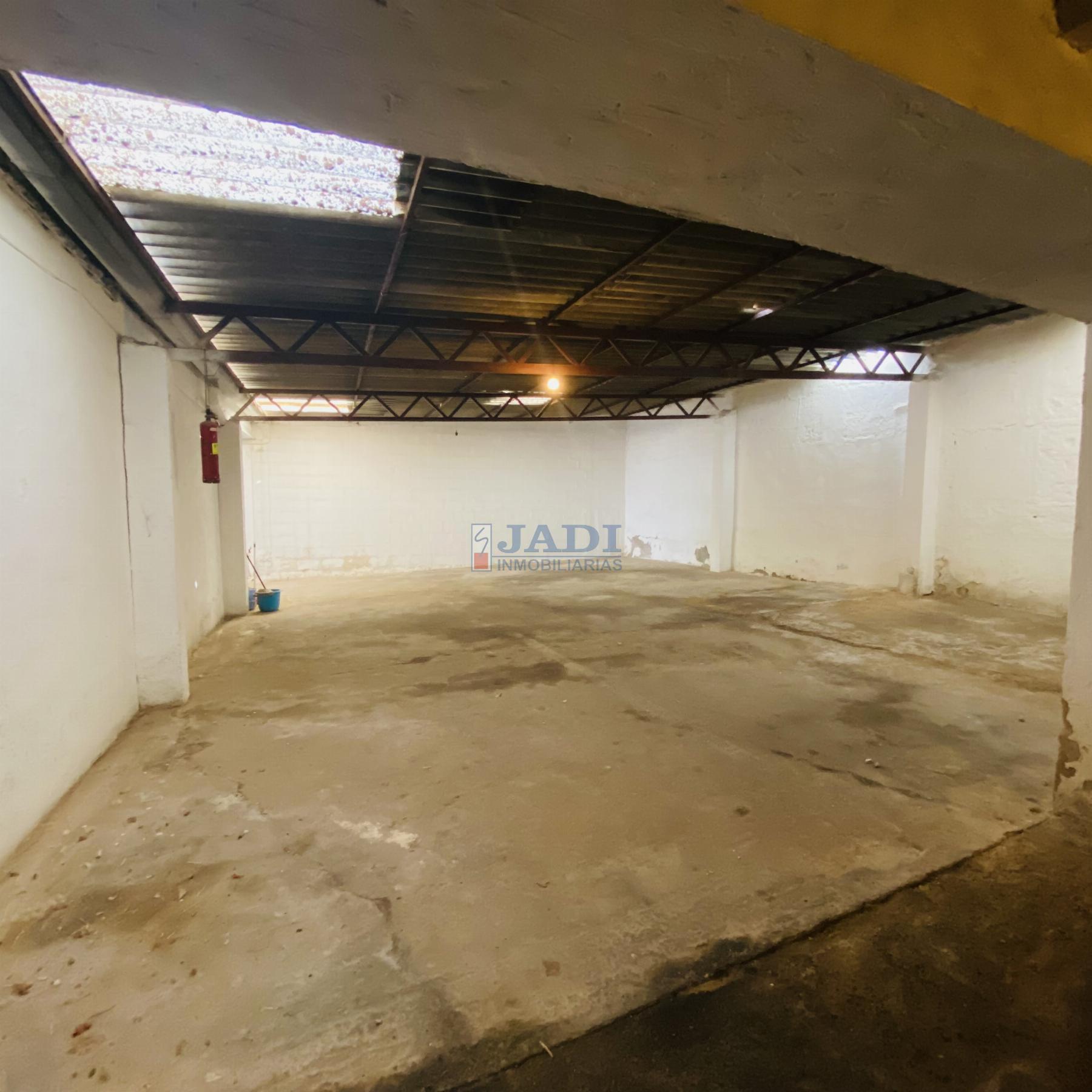 Venta de casa en Valdepeñas