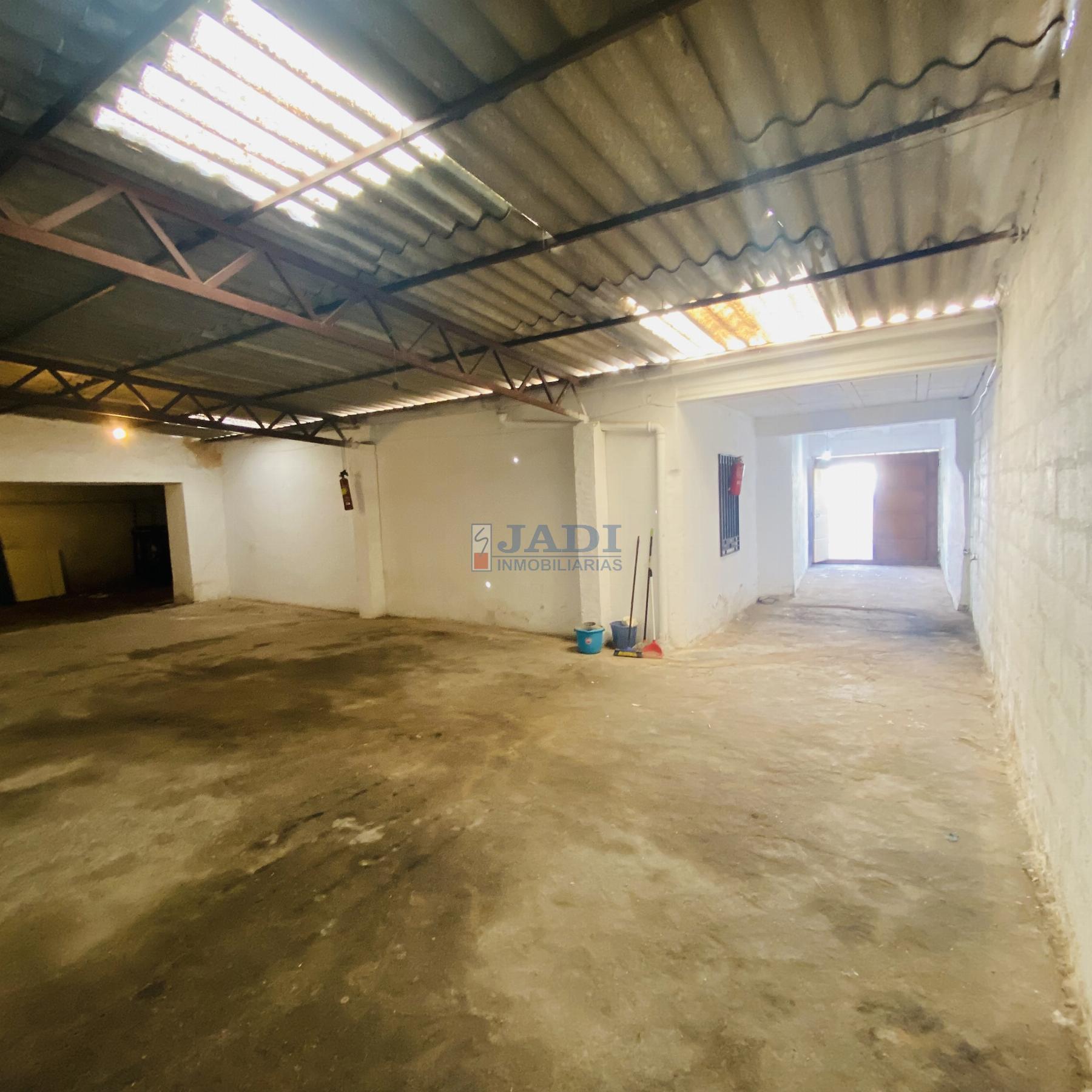 Venta de casa en Valdepeñas