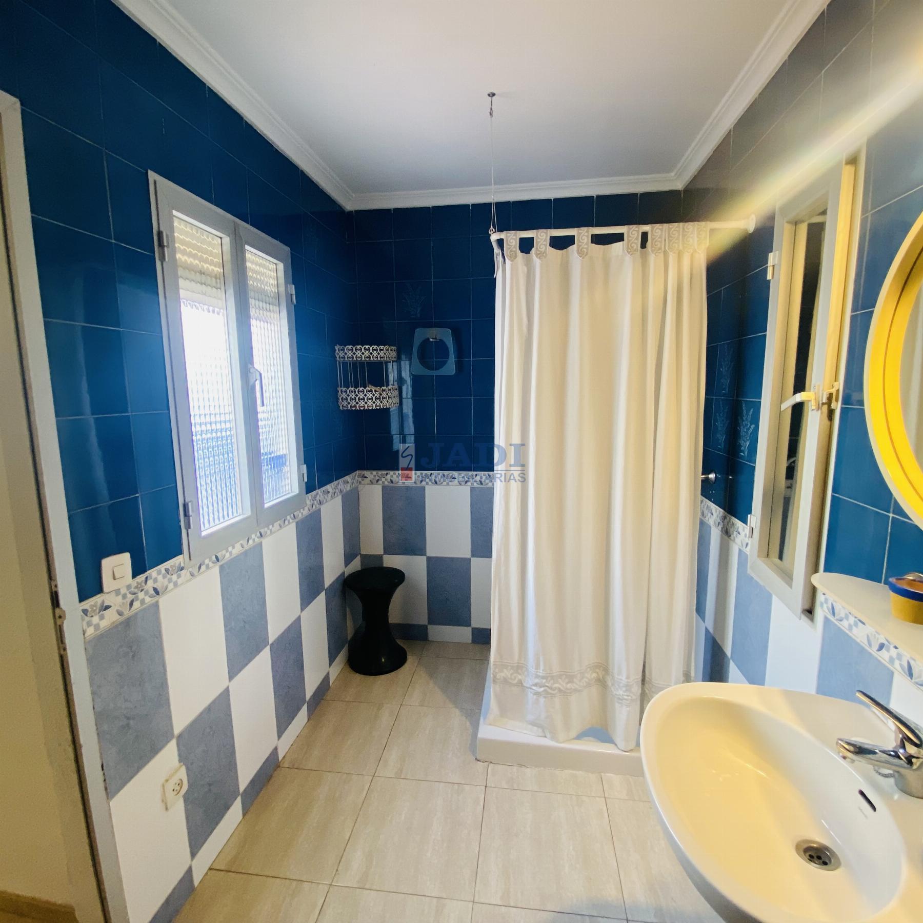 For sale of house in Valdepeñas