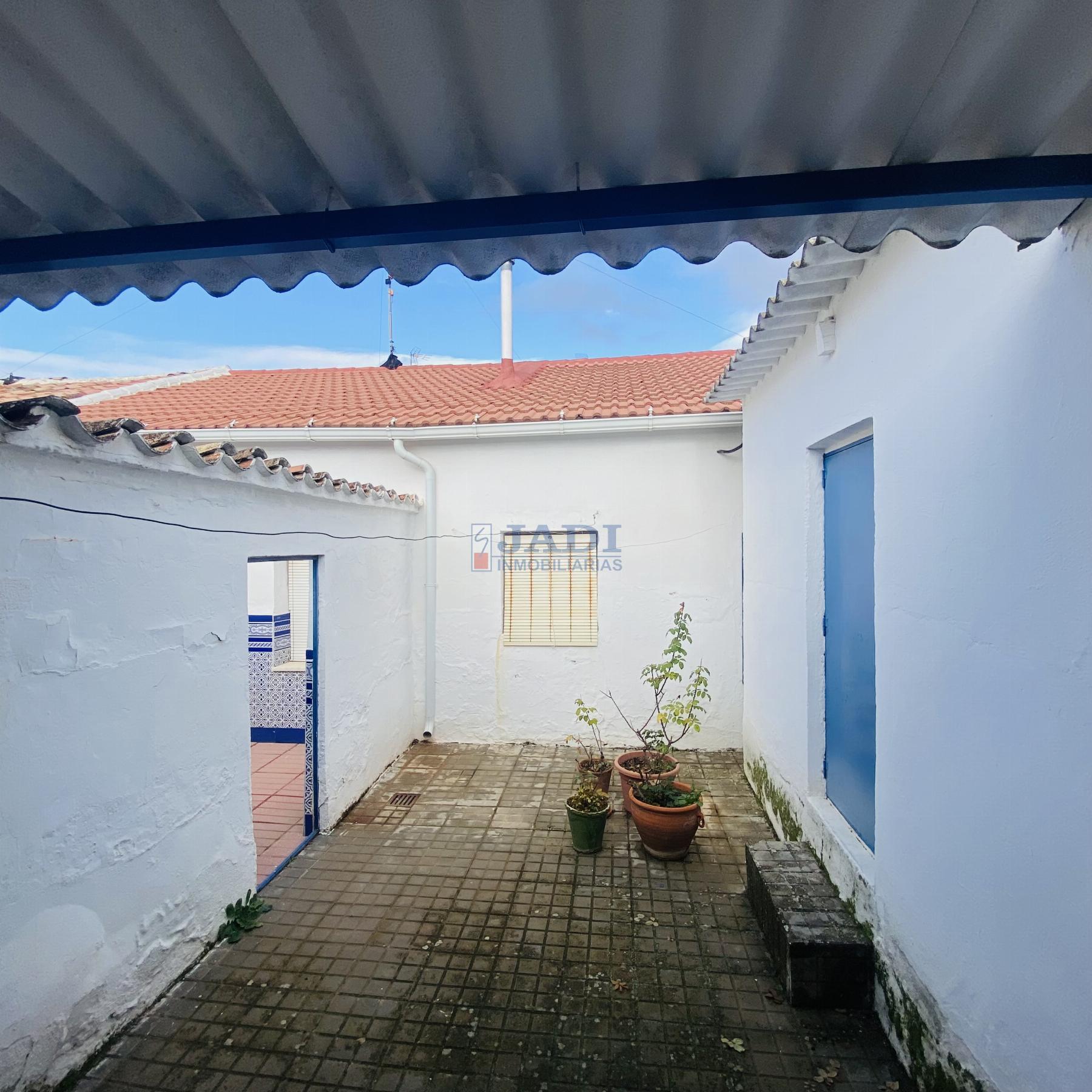 For sale of house in Valdepeñas