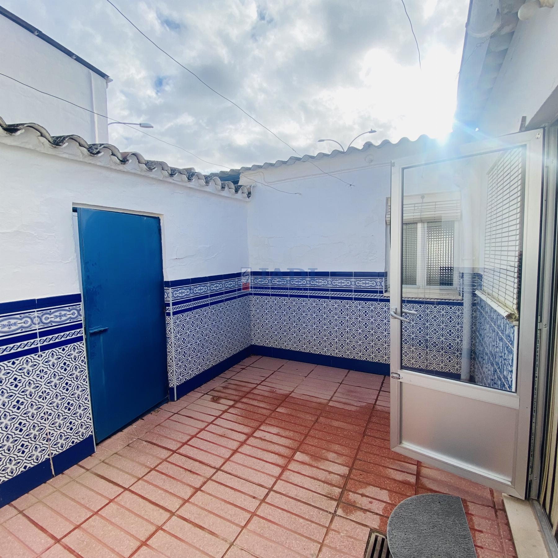 For sale of house in Valdepeñas