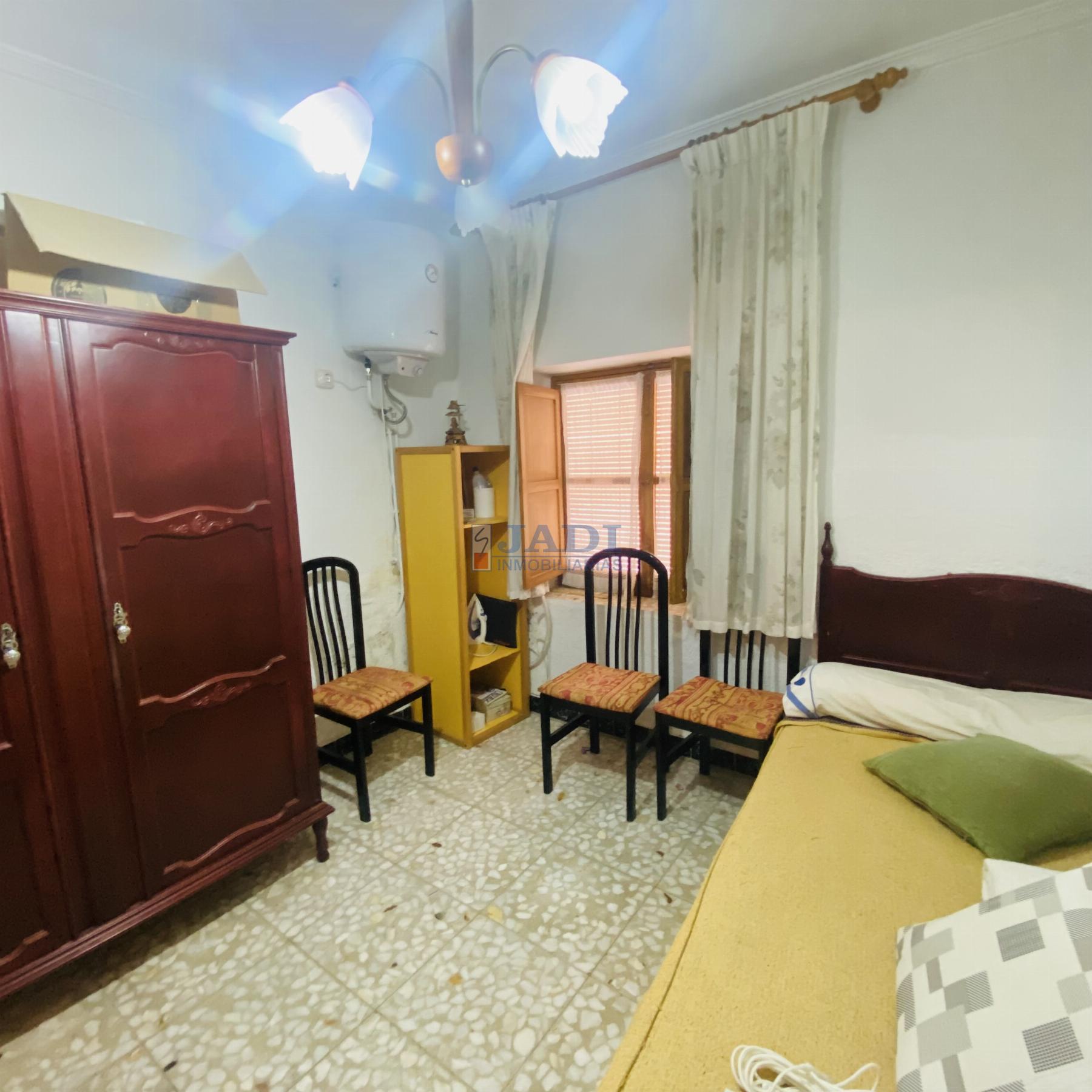 For sale of house in Valdepeñas