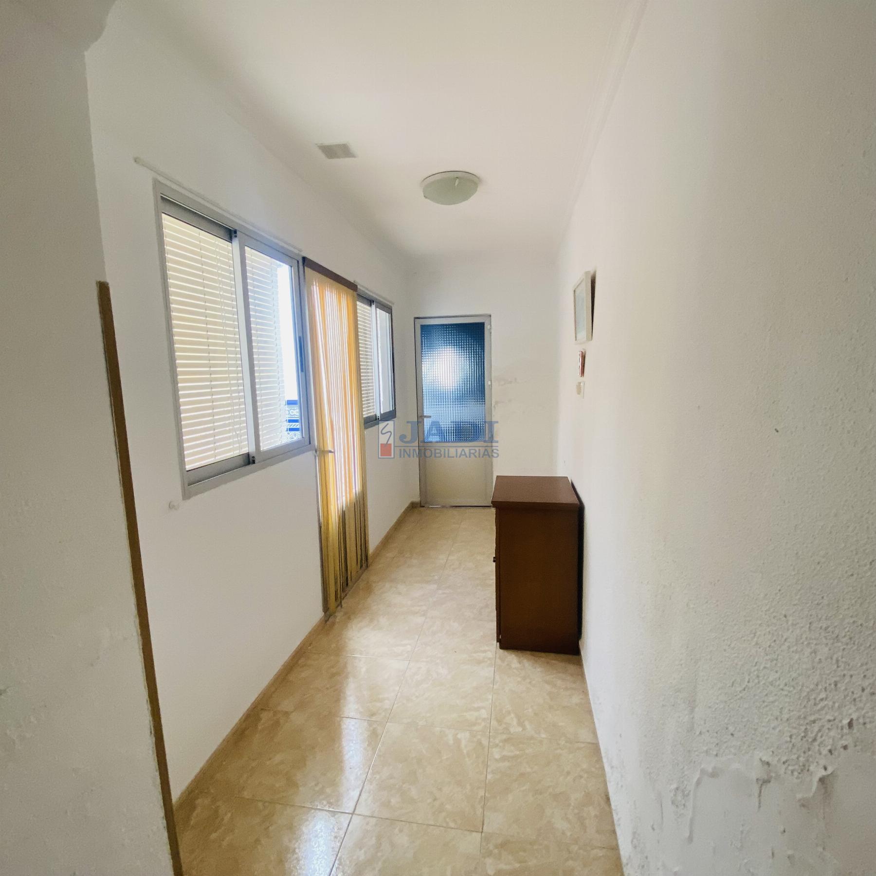 For sale of house in Valdepeñas