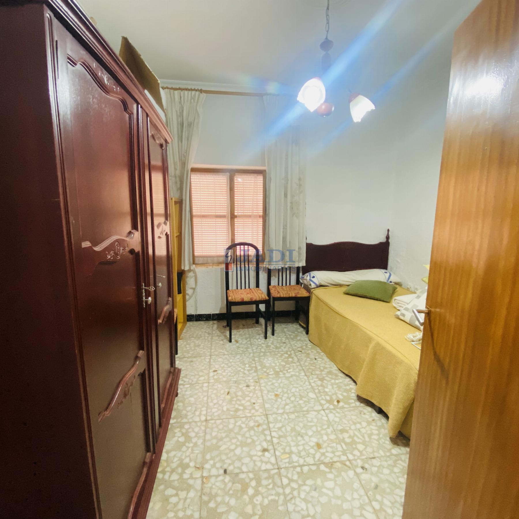 For sale of house in Valdepeñas