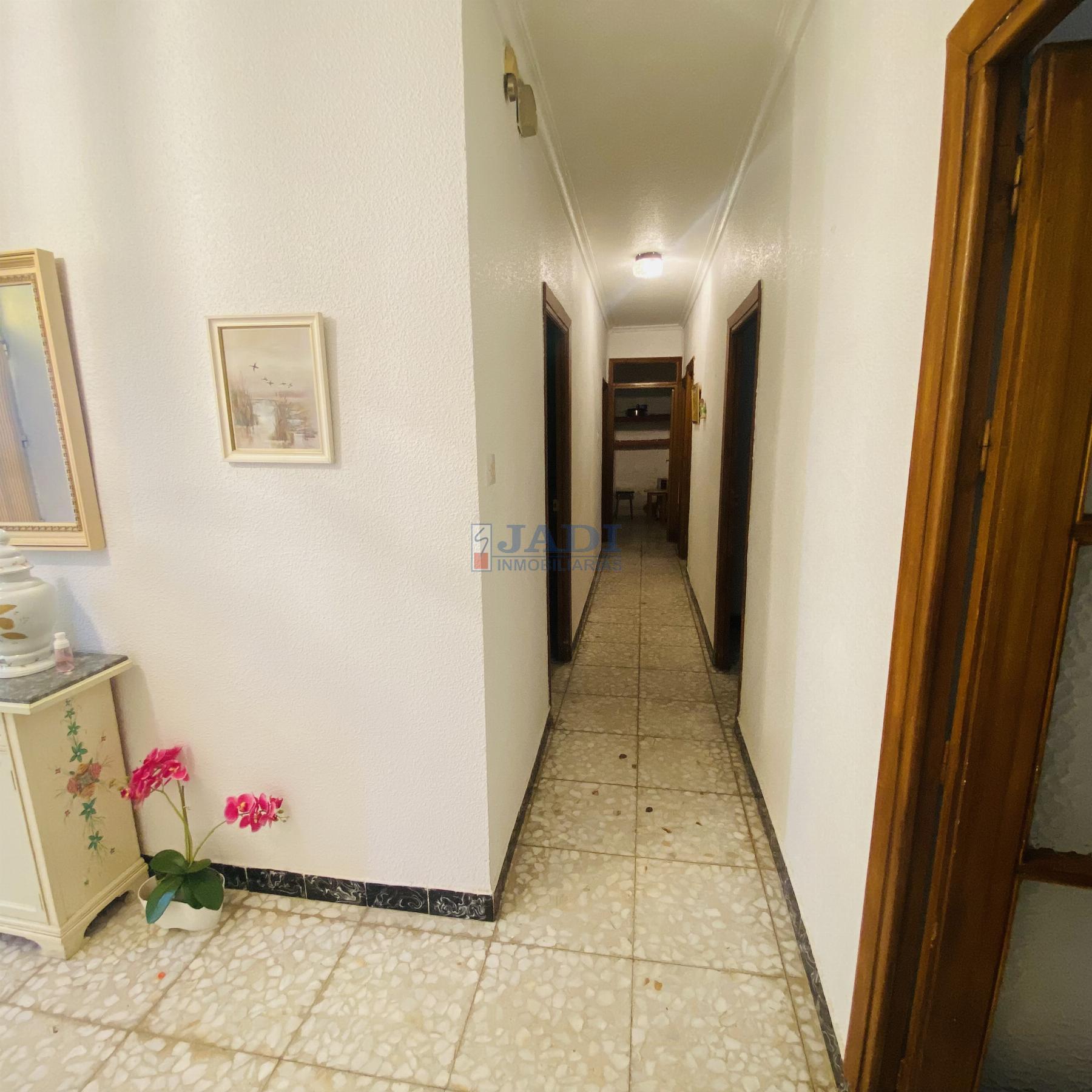 For sale of house in Valdepeñas