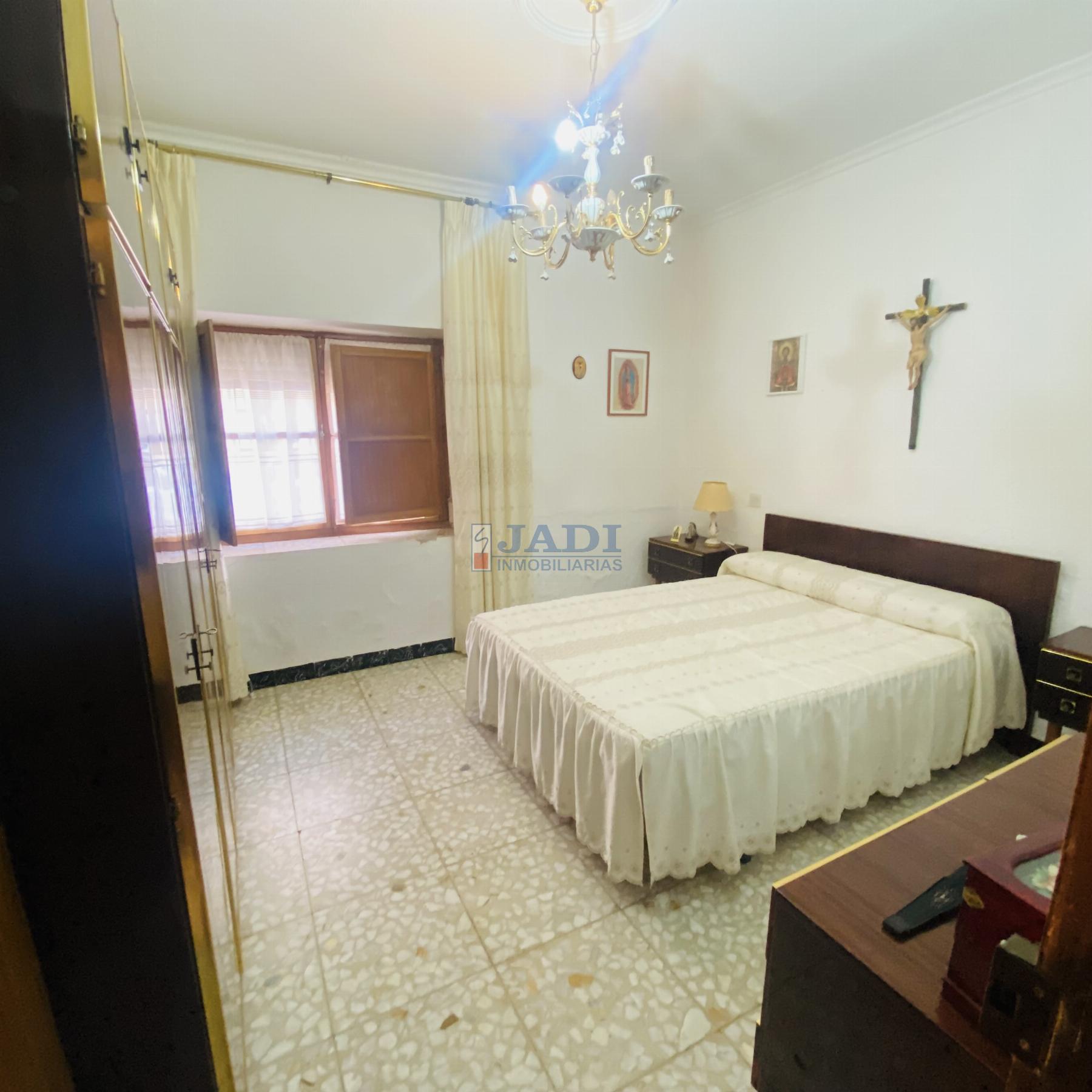 For sale of house in Valdepeñas