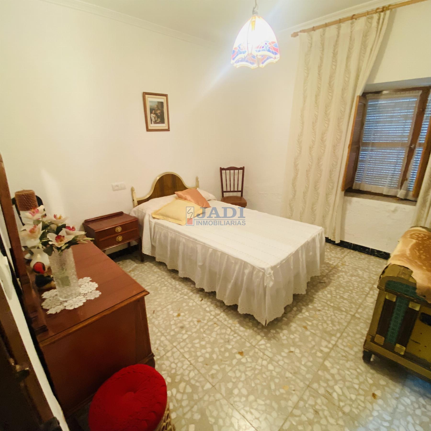 For sale of house in Valdepeñas