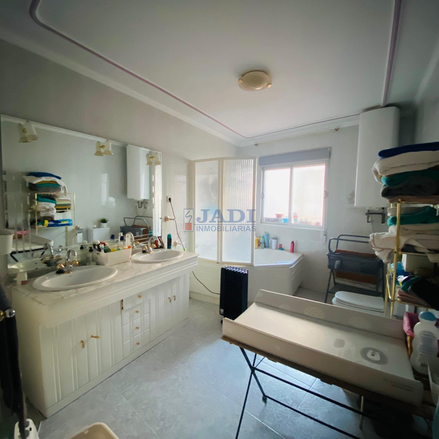 Venta de casa en Valdepeñas