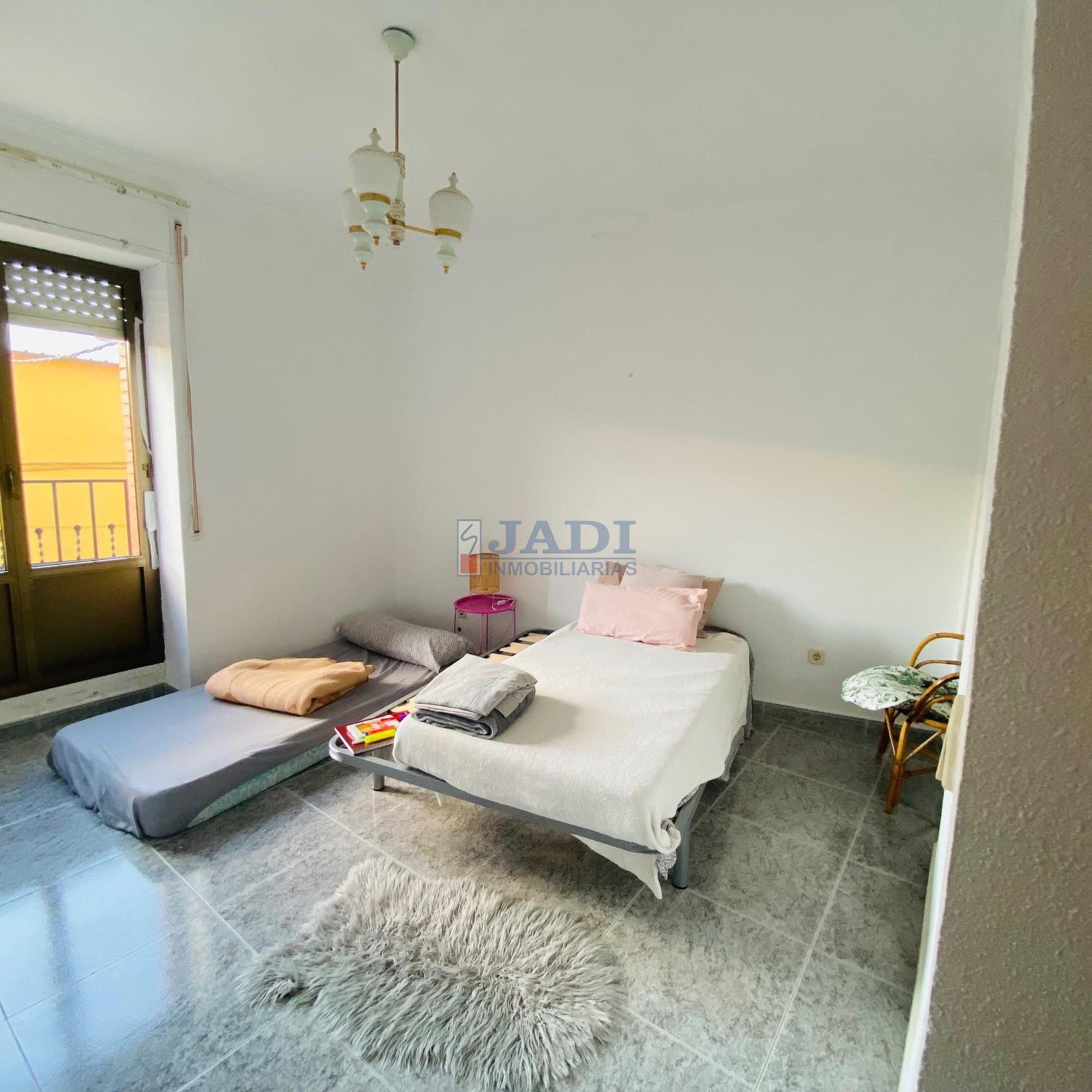 Venta de casa en Valdepeñas