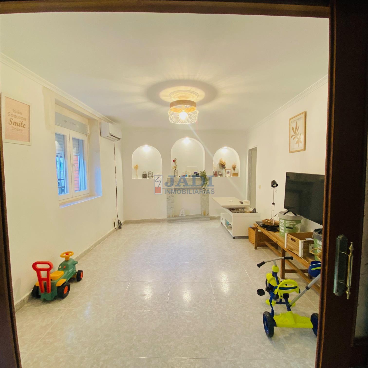 Venta de casa en Valdepeñas