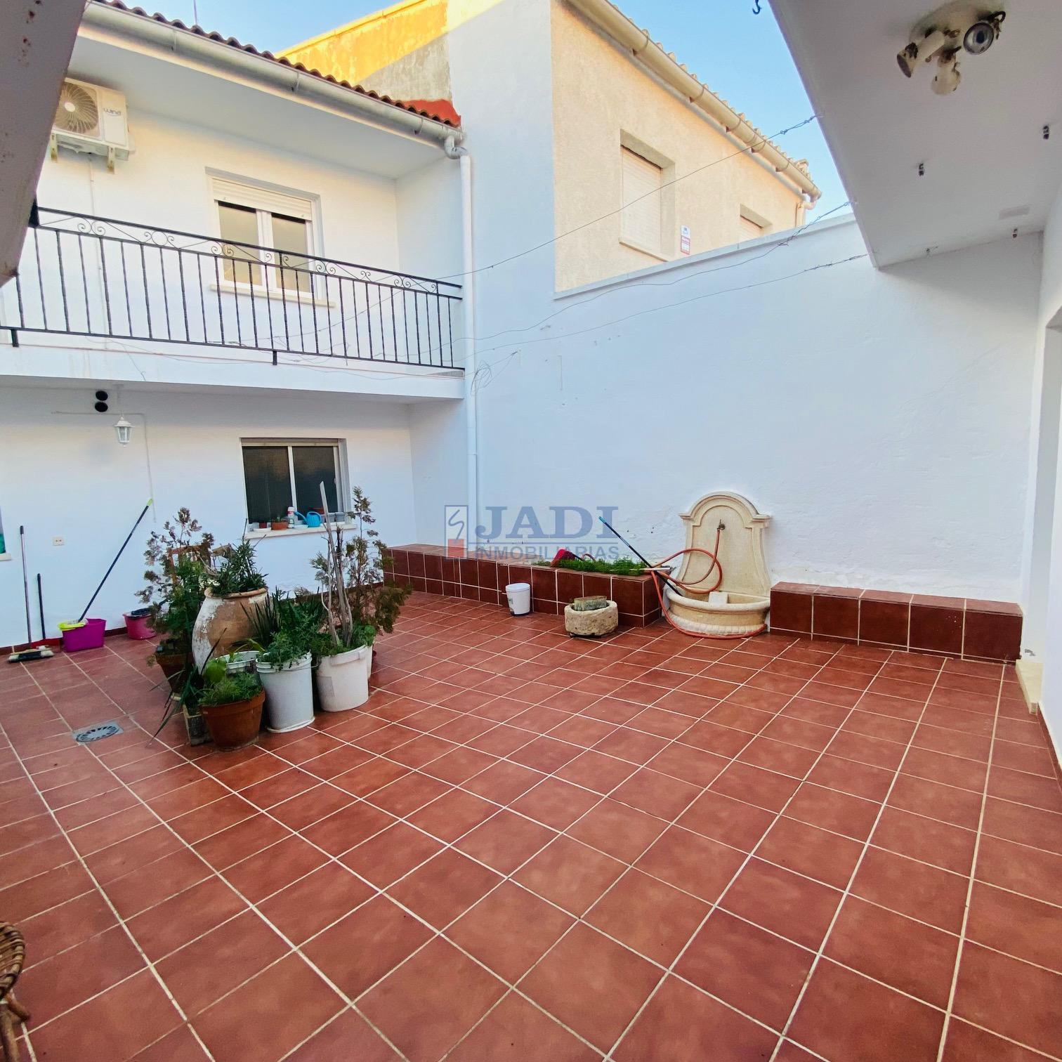 Venta de casa en Valdepeñas