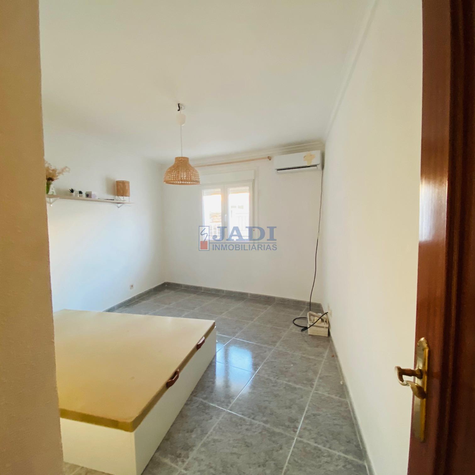 Venta de casa en Valdepeñas