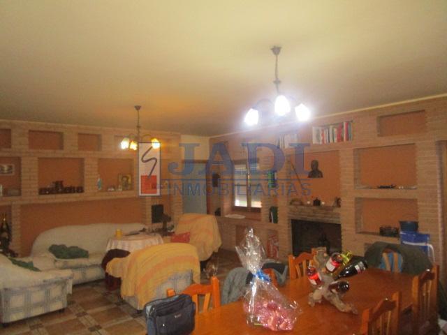 For sale of house in Valdepeñas