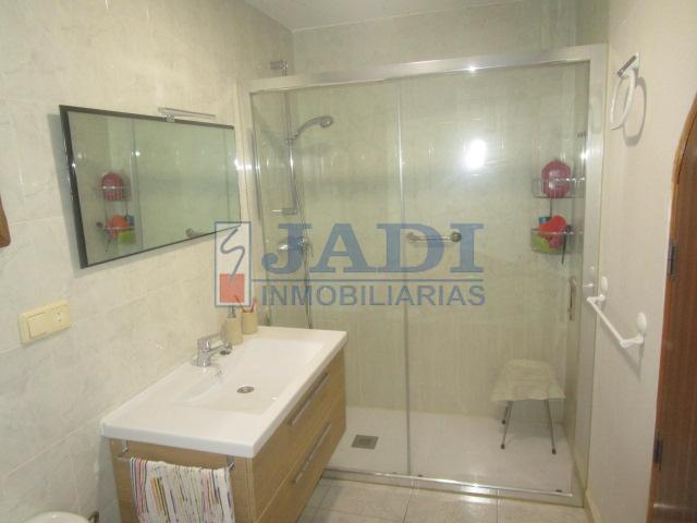 For sale of house in Valdepeñas