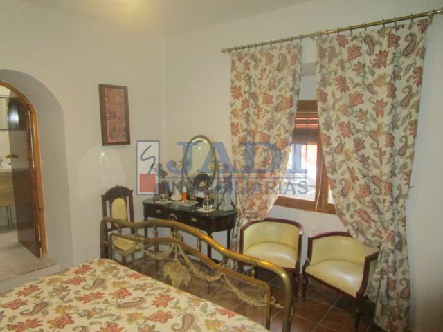 For sale of house in Valdepeñas