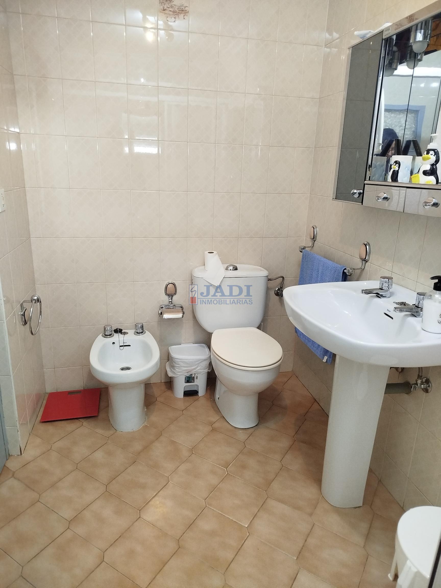 For sale of house in Valdepeñas