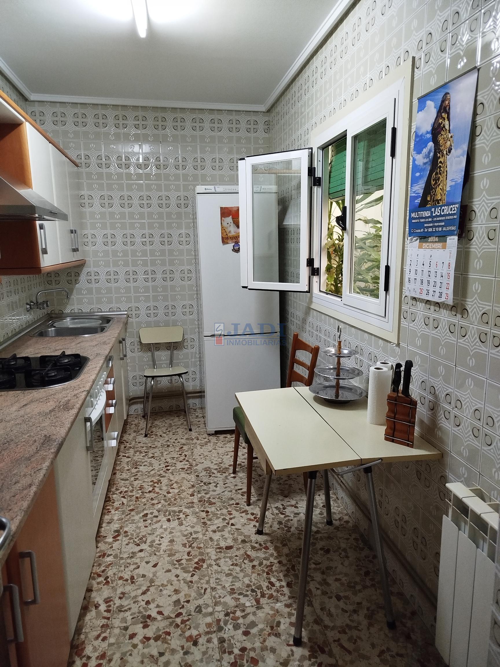 For sale of house in Valdepeñas