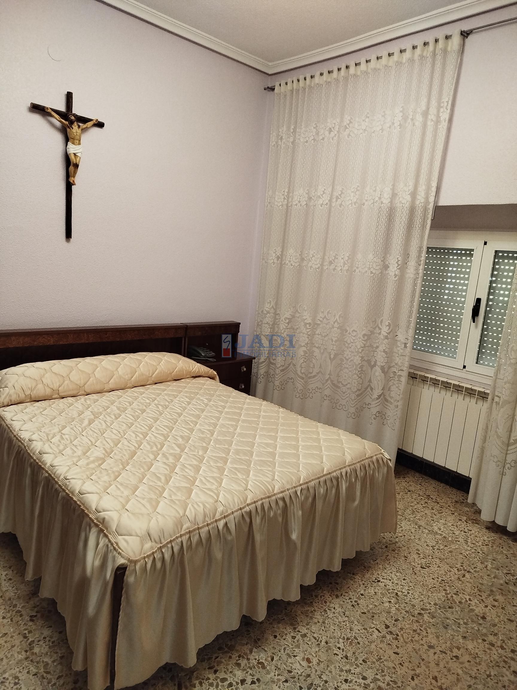 For sale of house in Valdepeñas